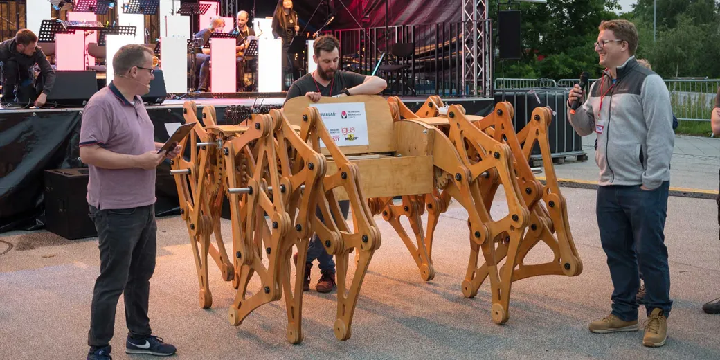 Blick in die offene Werkstatt des FabLab Lübeck