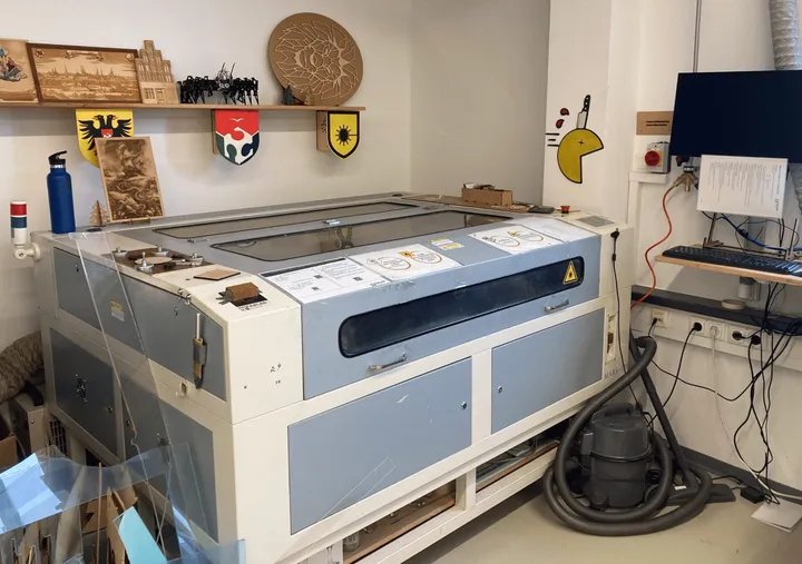 Der Lasercutter im FabLab Lübeck
