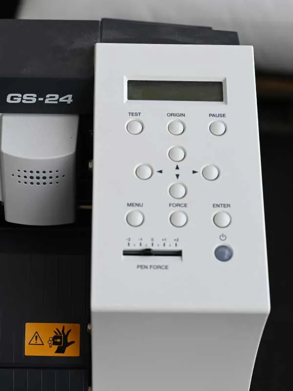 Der Schneideplotter Roland CAMM-1 GS-24 im FabLab